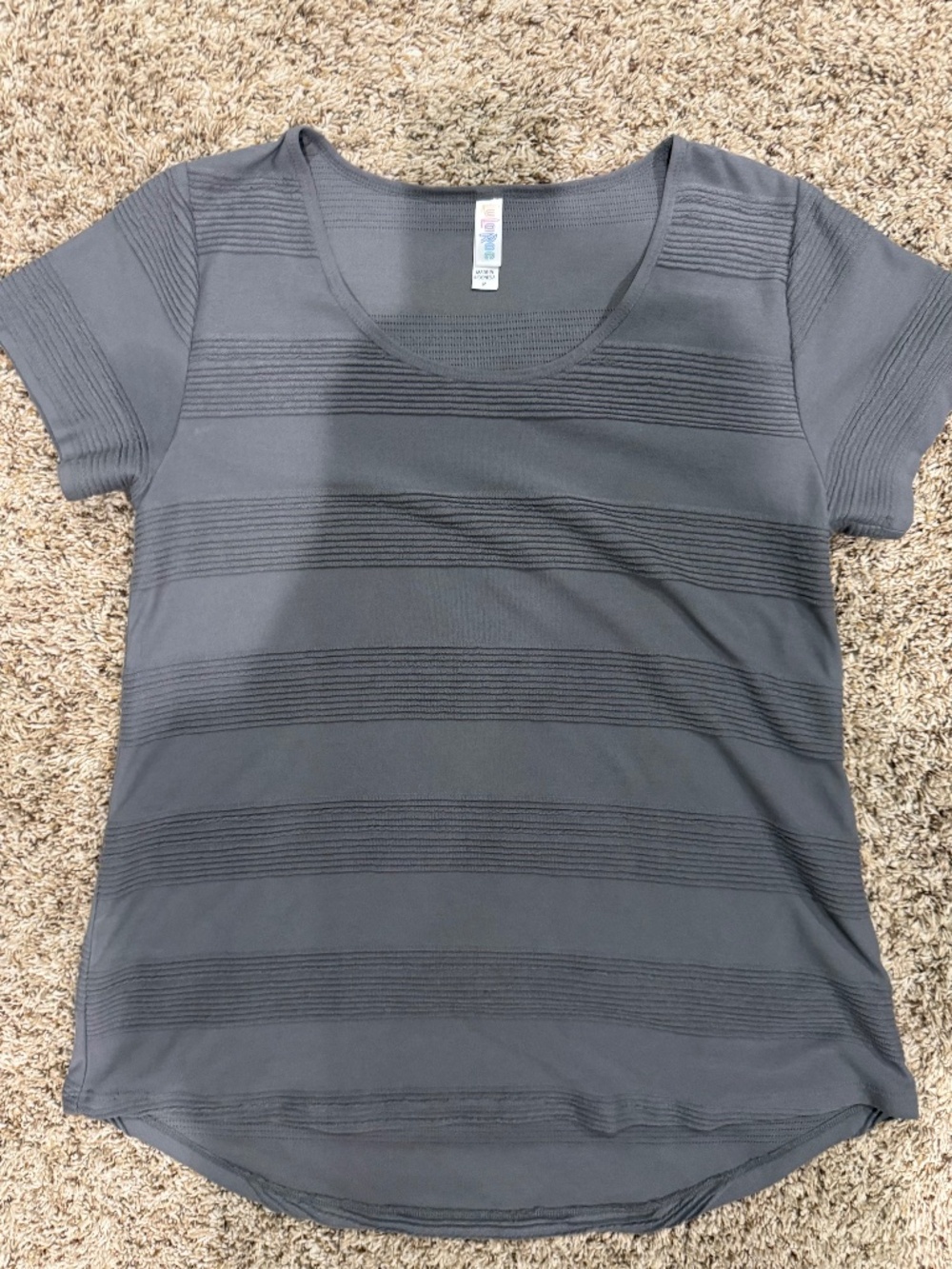 LuLaRoe textured women's short sleeve shirt in grey size medium